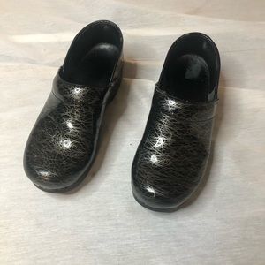 Women's Dansko Metallic Swirl Casual Clogs Size 38